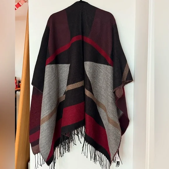 Stylish Multicolor Poncho with Fringe - Picture 2 of 4
